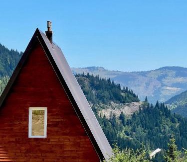 Pejë Ski Chalet | Villa Horizon - Stunning Mountain Views, Kuqishte