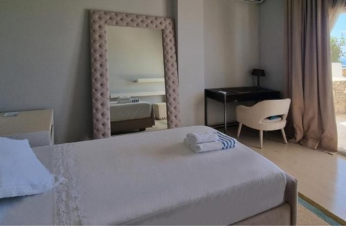 Syros Villa | Villa Ibti, 6 bedrooms, 20m Private Pool sea view