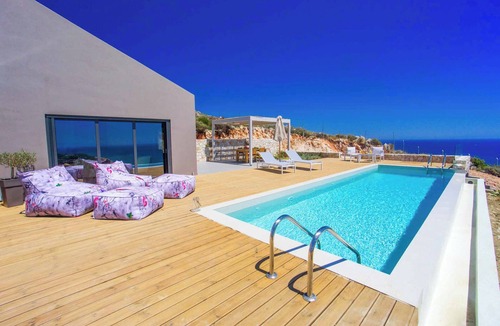 Skala Villa | Villa Iliaktida - One Bedroom Villa, Sleeps 3