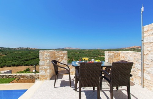 Achlades Villa | Villa in Crete with Private Pool & BBQ