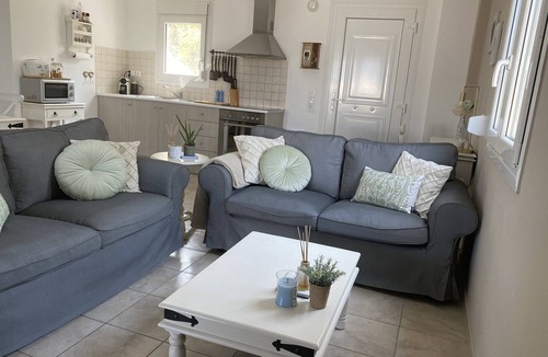 Rethymno Villa | Villa in Loutra with Sea View and Pool