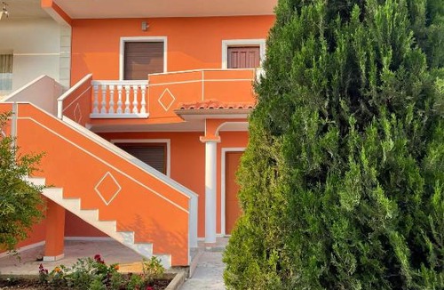 Vlore House | Villa Joli - Spacious Houses with Yard & Parking in Central Vlore