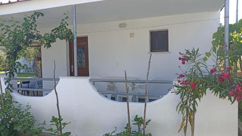 Megalos Prinos Apartment | Villa Karapataki