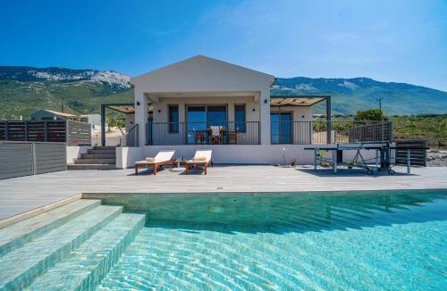 Mousata Villa | Villa Katoikia Mia by Villa Plus