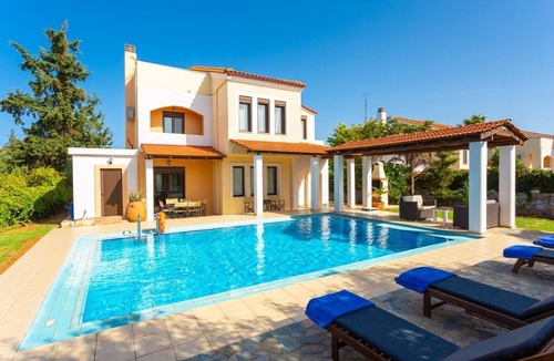 Kefalas Villa | Villa Kefalas: Large Private Pool, A/C, WiFi