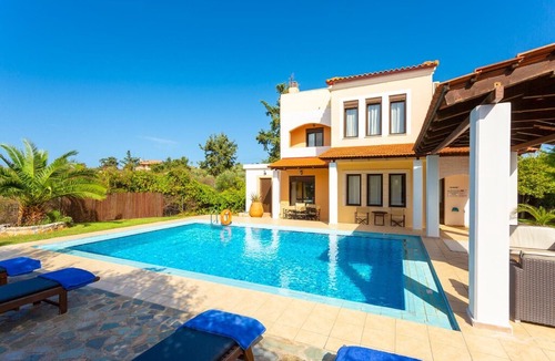 Kefalas Villa | Villa Kefalas: Large Private Pool, A/C, WiFi