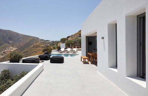 Santorini Villa | Villa Kenan with pool & jacuzzi - My Rental Homes