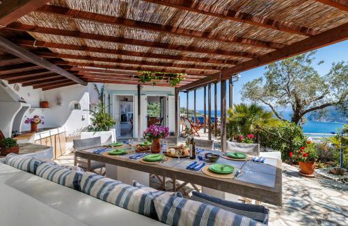 Skopelos Town House | Villa La Paloma - Mediterranean Charm & Sea Views