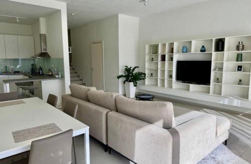 Jala Villa | Villa La Scala, Green Coast, Palase