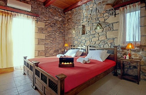 Livadia Villa | Villa Lefkothea with private pool, 13 min from Elafonisi Beach