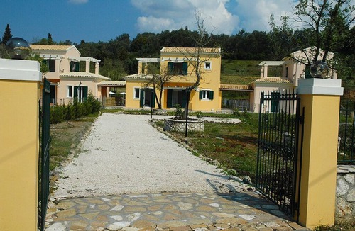 Gazatika Villa | Villa Lemon in Poulades