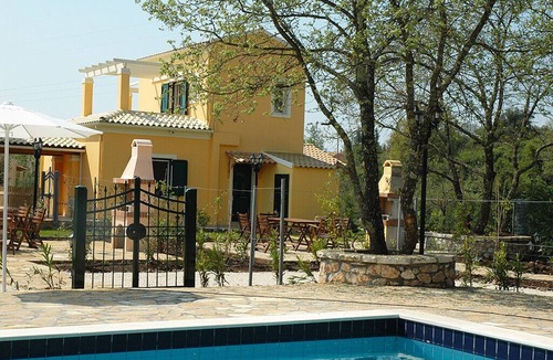 Gazatika Villa | Villa Lemon in Poulades