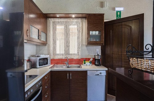Platanias Town Villa | Villa Lemonia - Two Bedroom Villa, Sleeps 4