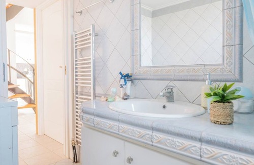 Assos-Lechaio Apartment | Villa Luna, Sea Views & Open Skies in Kato Assos
