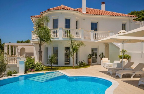 Grizokambos House | Villa Mandola, exclusive dream villa with pool and sea views in Finikounda