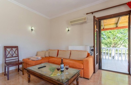 Neromilos Villa | Villa Mansion with private pool