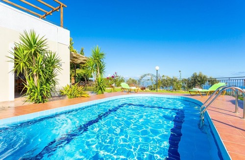 Maroulas Villa | Villa Michalis: Large Private Pool, Sea Views, A/C, WiFi