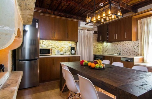 Damavolos House | Villa Morfeas - Traditional Cretan Escape with BBQ
