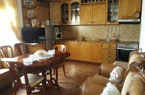 Mbrostar-Urë House | Villa Mukaj