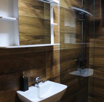Llapashticë e Epërme Villa | Villa n'Mal