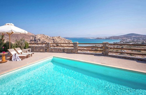 Naousa Villa | Villa Ninemia by Olive Villa Rentals