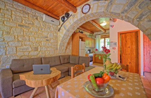Apokoronas Villa | Villa Nipos by PosarelliVillas