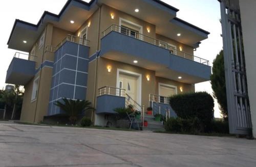 Mbrostar-Urë Villa | Villa Olive Tree