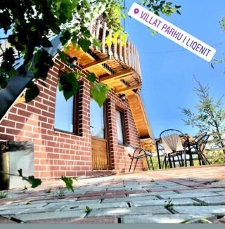 Komoran House | Villa Parku I Liqenit