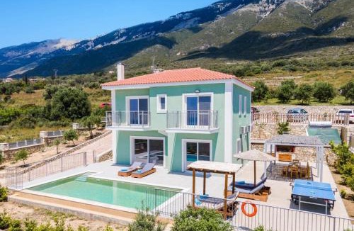 Plateies Villa | Villa Prasino by Villa Plus