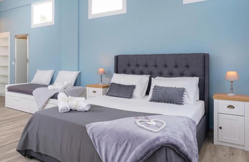 Kinyra Hotel | Villa Remetzo