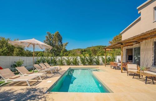 Vasilikos Villa | Villa Romas 3 by Villa Plus