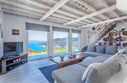 Skopelos Town Villa | Villa Savvina