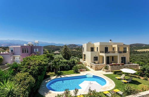 Kato Stalos Villa | Villa Selena - Lux 4BD Garden Home w. Private Pool