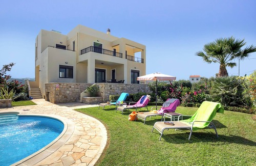 Kato Stalos Villa | Villa Selena - Lux 4BD Garden Home w. Private Pool