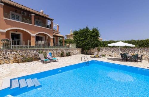 Petaleia Villa | Villa Serpa by Villa Plus