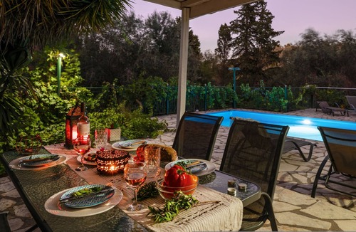 Koutsi Villa | Villa Sevi in Loggos
