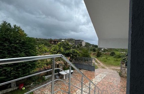 Ksamil House | VILLA SILVA near 3 Islands and 100m through the sea