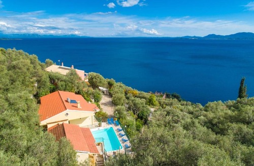 Nisaki Villa | Villa Sofia