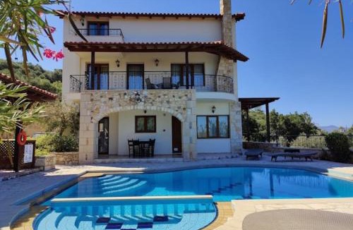Agia Villa | Villa Stefania/pool/garden/sea view/3bdrms/3bthrms