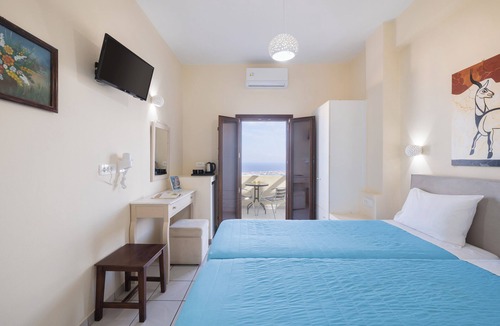 Megalochori Hotel | Villa Stella