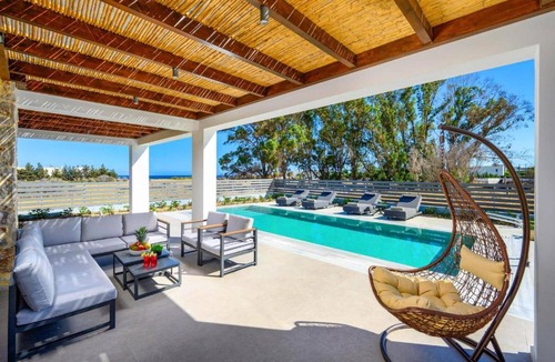 Gennadi Villa | Villa Terra Magna Alba by Villa Plus