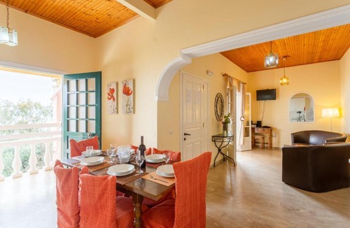 Apraos Villa | Villa Thespina