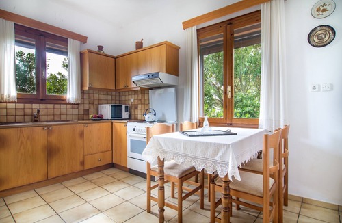 Agios Vasileios Villa | Villa Thymari. Cosy 3-bedroom Villa with lush gardens , beautiful view