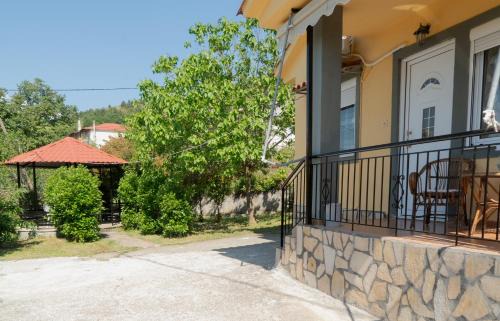 Kalambaka Villa | Villa Trigona