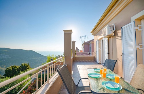 Benitses Villa | Villa Tzintzola in Kato Garouna