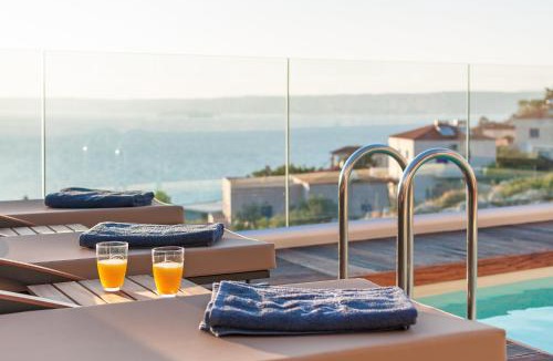 Plaka Villa | Villa Vamagia BY APOKORONAS-VILLAS