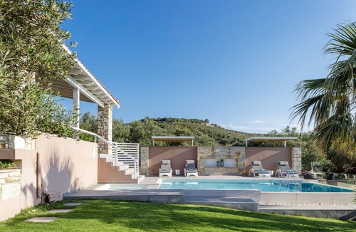 Kolymbari Villa | Villa Veni - Hidden Gem in Olive Grove by etouri