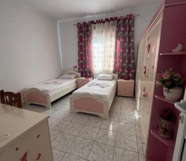 Lazarat Villa | Villa Victoria