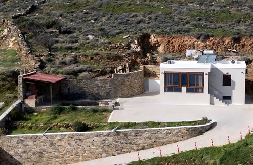 Ano Siros Villa | Villa 'Vignetta Mare 2br Seaview Retreat' with Sea View, Wi-Fi and Air Conditioning