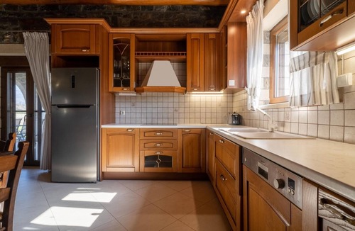 Monopari Villa | Villa Vilana with private pool